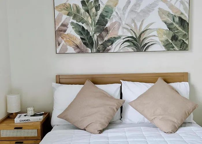 Cf Haven - Living W/ Balcony At Bamboo Bay