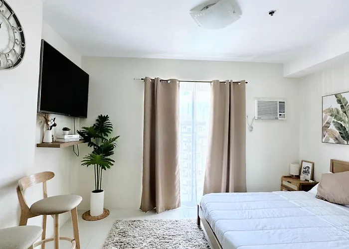Cf Haven - Living W/ Balcony At Bamboo Bay Mandaue City
